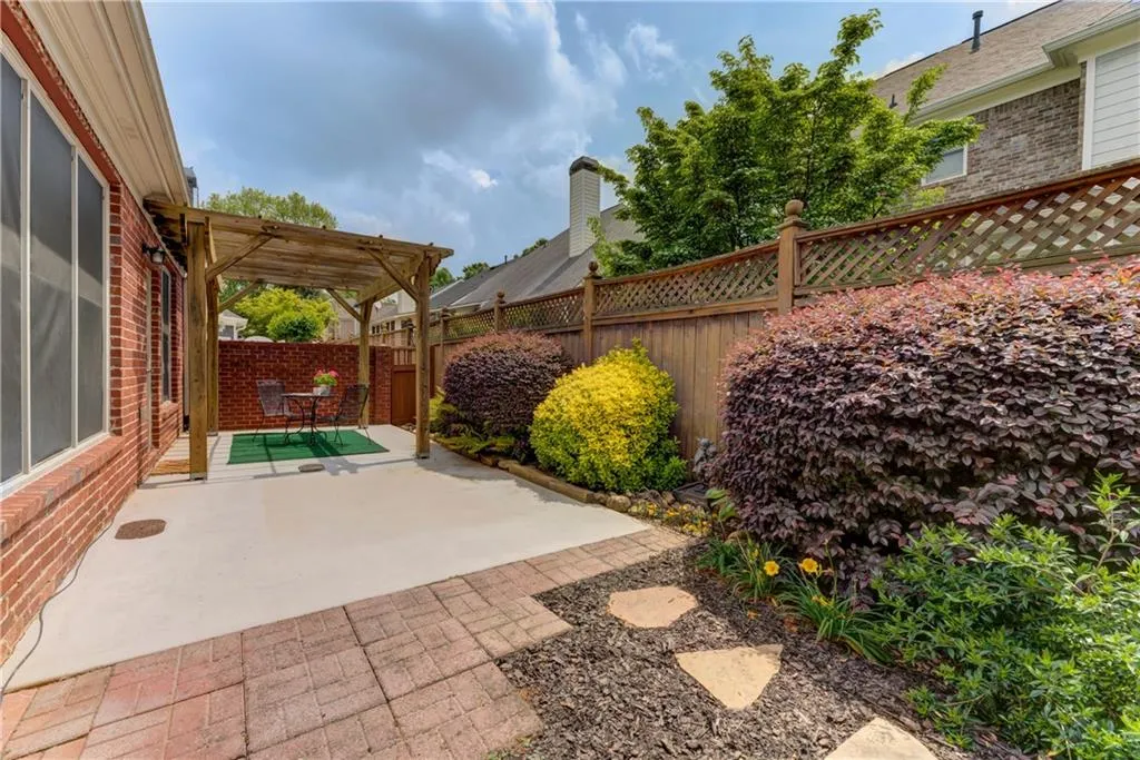 6315 Glen Oaks Lane, Atlanta, Georgia 30328, 3 Bedrooms Bedrooms, ,2 BathroomsBathrooms,Residential,Sold,6315 Glen Oaks Lane,6520773