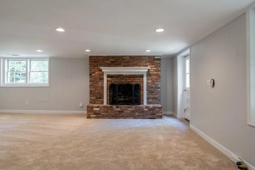 215 River Springs Drive, Sandy Springs, Georgia 30328, 5 Bedrooms Bedrooms, ,3 BathroomsBathrooms,Residential,Sold,215 River Springs Drive,6627403