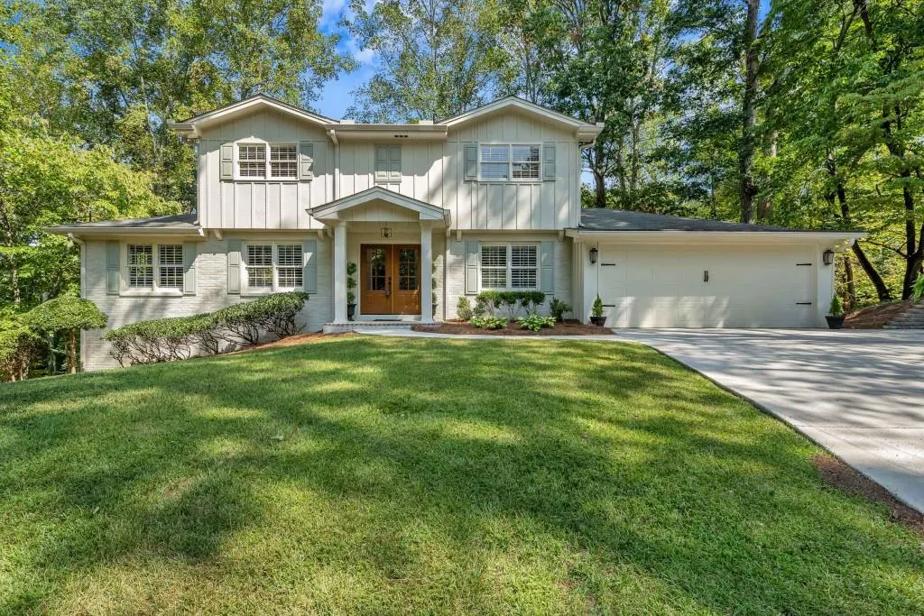 215 River Springs Drive, Sandy Springs, Georgia 30328, 5 Bedrooms Bedrooms, ,3 BathroomsBathrooms,Residential,Sold,215 River Springs Drive,6627403