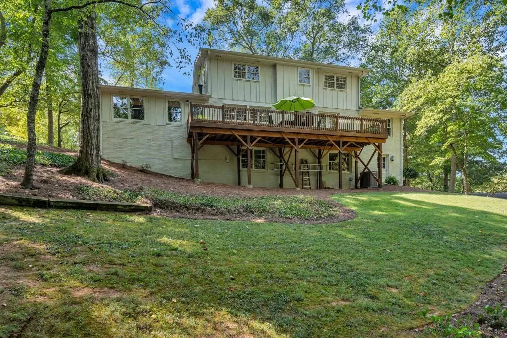 215 River Springs Drive, Sandy Springs, Georgia 30328, 5 Bedrooms Bedrooms, ,3 BathroomsBathrooms,Residential,Sold,215 River Springs Drive,6627403