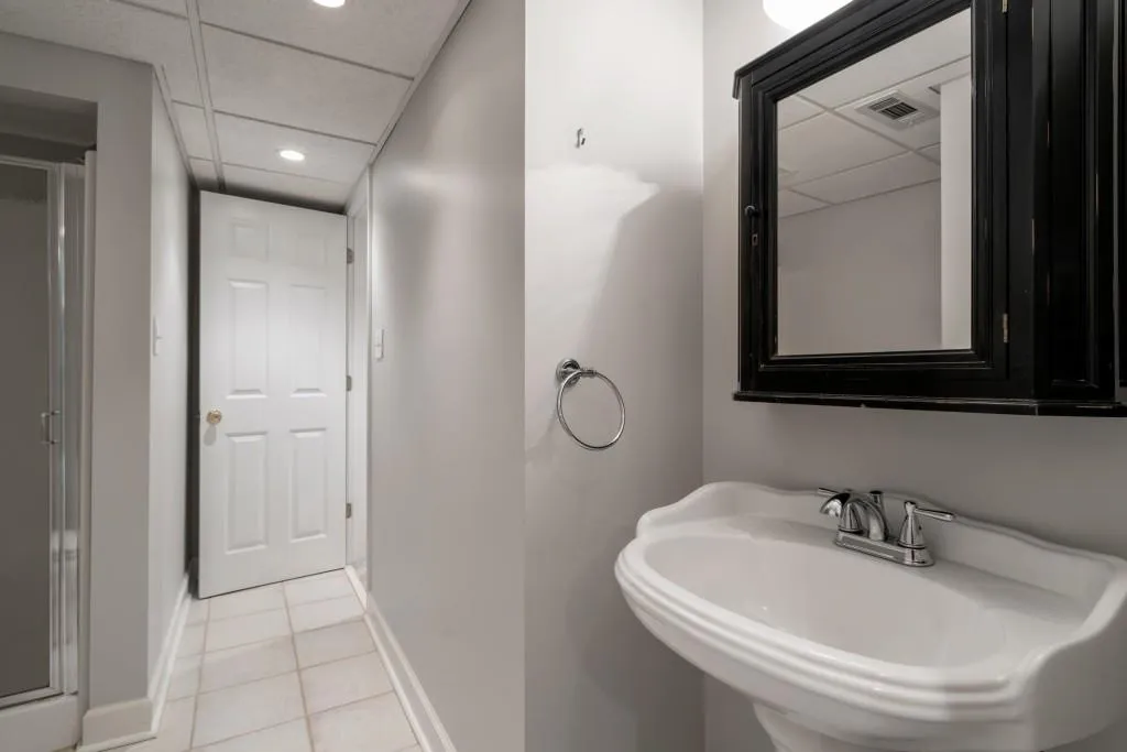 215 River Springs Drive, Sandy Springs, Georgia 30328, 5 Bedrooms Bedrooms, ,3 BathroomsBathrooms,Residential,Sold,215 River Springs Drive,6627403