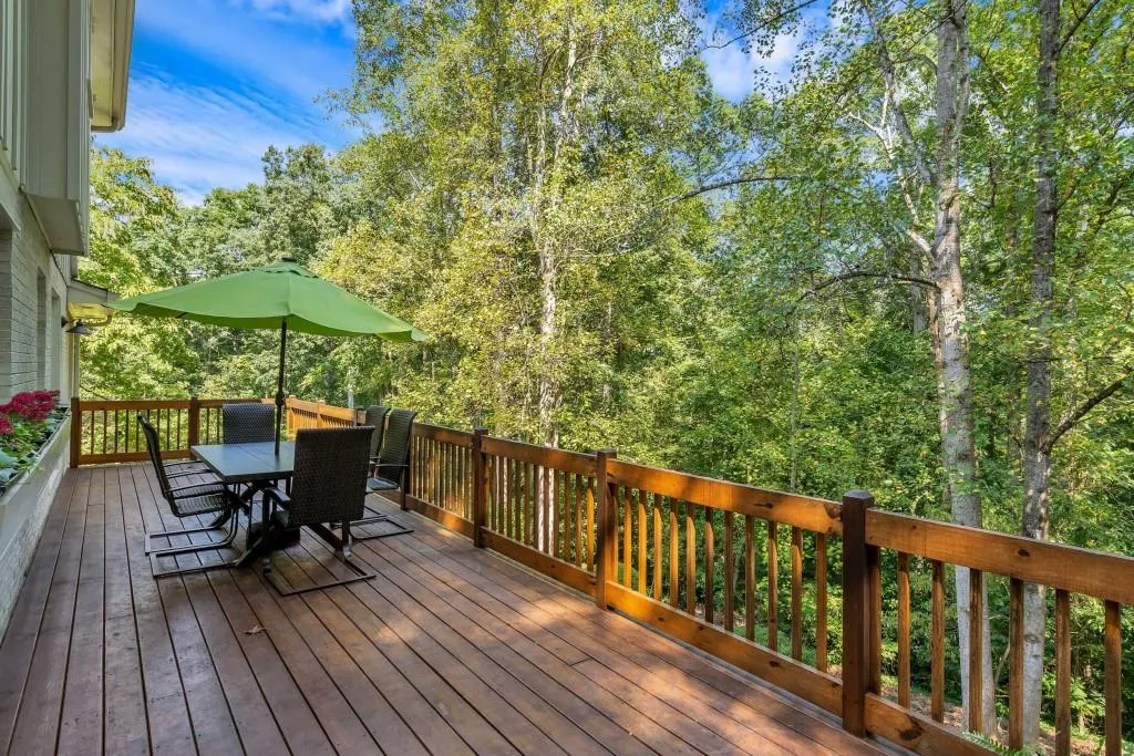 215 River Springs Drive, Sandy Springs, Georgia 30328, 5 Bedrooms Bedrooms, ,3 BathroomsBathrooms,Residential,Sold,215 River Springs Drive,6627403