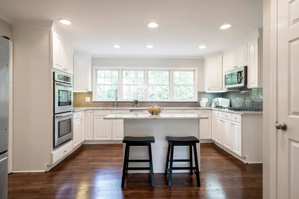 215 River Springs Drive, Sandy Springs, Georgia 30328, 5 Bedrooms Bedrooms, ,3 BathroomsBathrooms,Residential,Sold,215 River Springs Drive,6627403