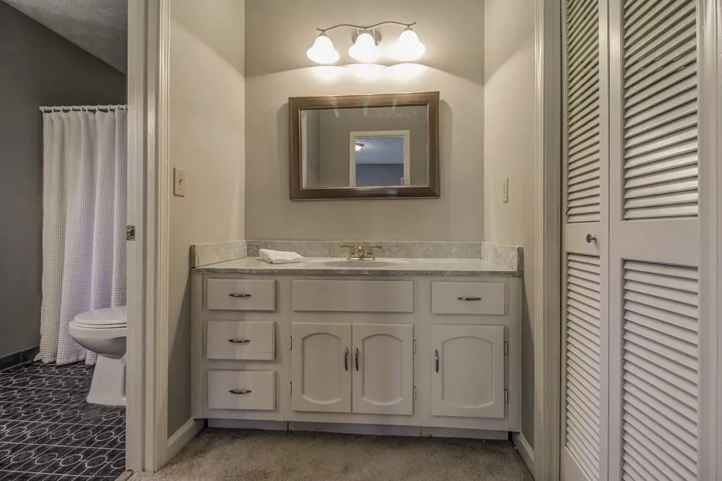 320 Forest Valley Court, Sandy Springs, Georgia 30342, 4 Bedrooms Bedrooms, ,3 BathroomsBathrooms,Residential,Sold,320 Forest Valley Court,5626641