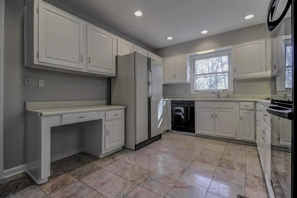 320 Forest Valley Court, Sandy Springs, Georgia 30342, 4 Bedrooms Bedrooms, ,3 BathroomsBathrooms,Residential,Sold,320 Forest Valley Court,5626641