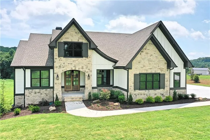 810 North Hampton Way, Monroe, Georgia 30656