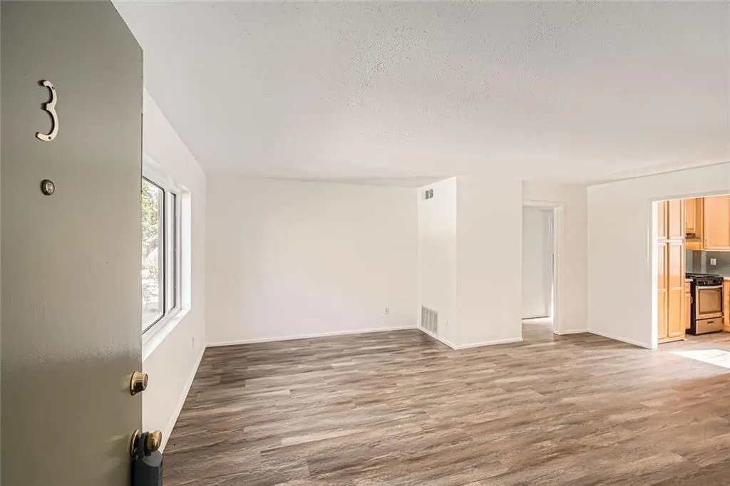 98 Ardmore Place Nw Unit 3, Atlanta, Georgia 30309, 2 Bedrooms Bedrooms, ,1 BathroomBathrooms,Residential,For Sale,98 Ardmore Place Nw Unit 3,7615171