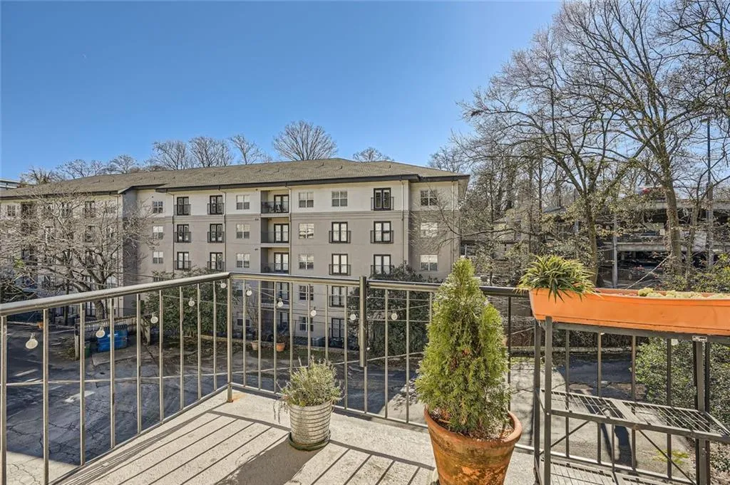 98 Ardmore Place Nw Unit 3, Atlanta, Georgia 30309, 2 Bedrooms Bedrooms, ,1 BathroomBathrooms,Residential,For Sale,98 Ardmore Place Nw Unit 3,7615171