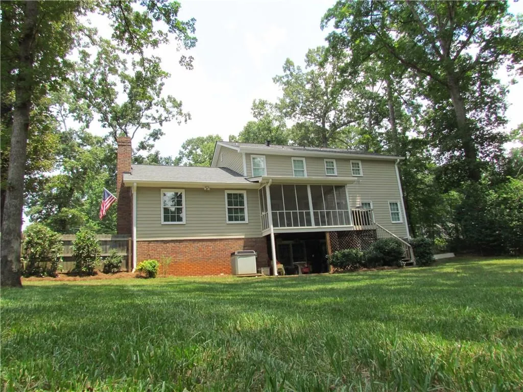 165 Berwick Drive, Sandy Springs, Georgia 30328, 4 Bedrooms Bedrooms, ,3 BathroomsBathrooms,Residential,Sold,165 Berwick Drive,5878779