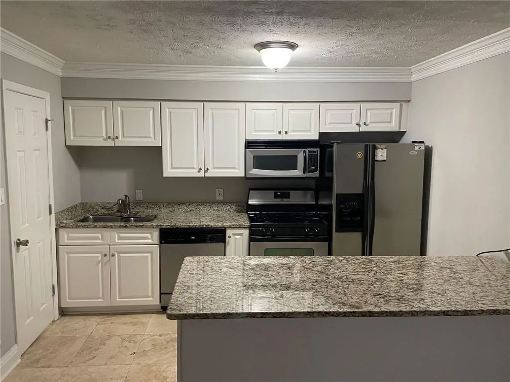 6980 Roswell Road Unit P2, Atlanta, Georgia 30328, 1 Bedroom Bedrooms, ,1 BathroomBathrooms,Residential,Sold,6980 Roswell Road Unit P2,7134201