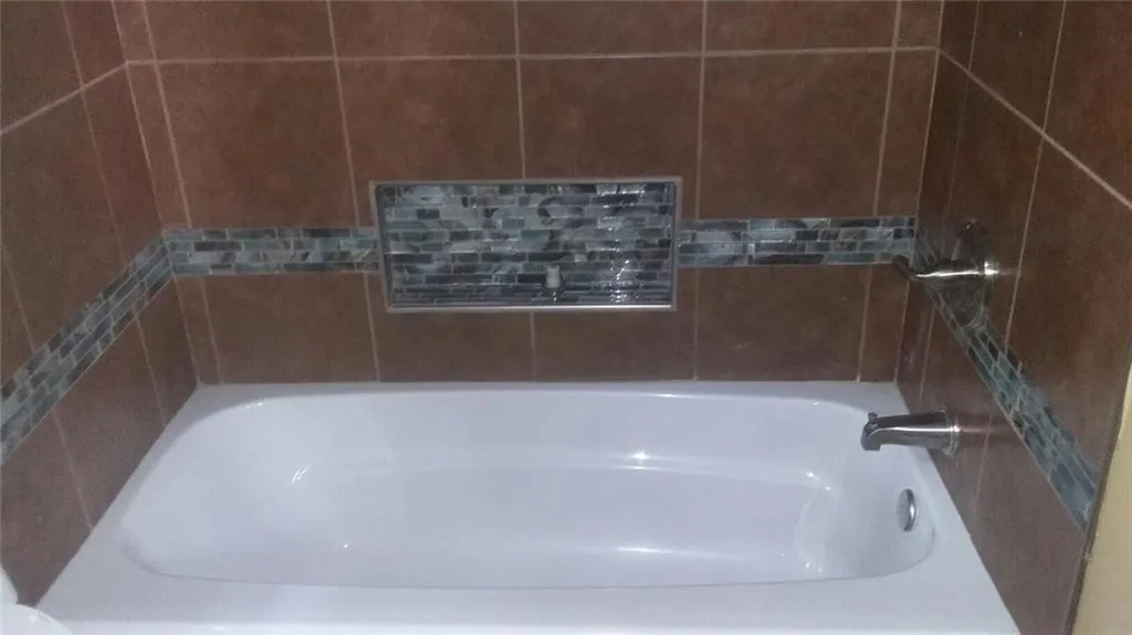 398 W Lake Avenue Nw, Atlanta, Georgia 30318, 5 Bedrooms Bedrooms, ,3 BathroomsBathrooms,Residential,Sold,398 W Lake Avenue Nw,6028955