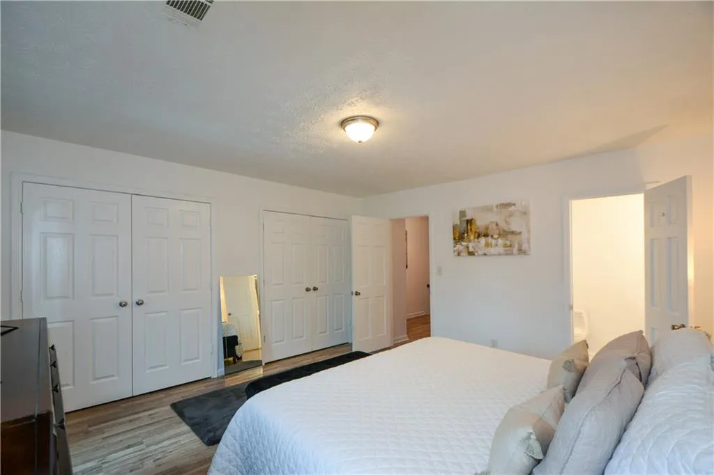 125 N River Drive Unit E, Sandy Springs, Georgia 30350, 2 Bedrooms Bedrooms, ,3 BathroomsBathrooms,Residential,Sold,125 N River Drive Unit E,7158980