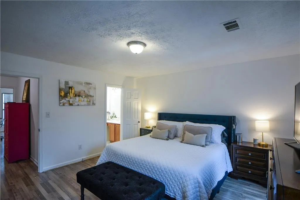 125 N River Drive Unit E, Sandy Springs, Georgia 30350, 2 Bedrooms Bedrooms, ,3 BathroomsBathrooms,Residential,Sold,125 N River Drive Unit E,7158980