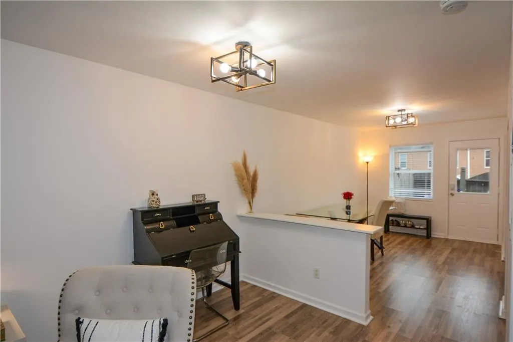 125 N River Drive Unit E, Sandy Springs, Georgia 30350, 2 Bedrooms Bedrooms, ,3 BathroomsBathrooms,Residential,Sold,125 N River Drive Unit E,7158980