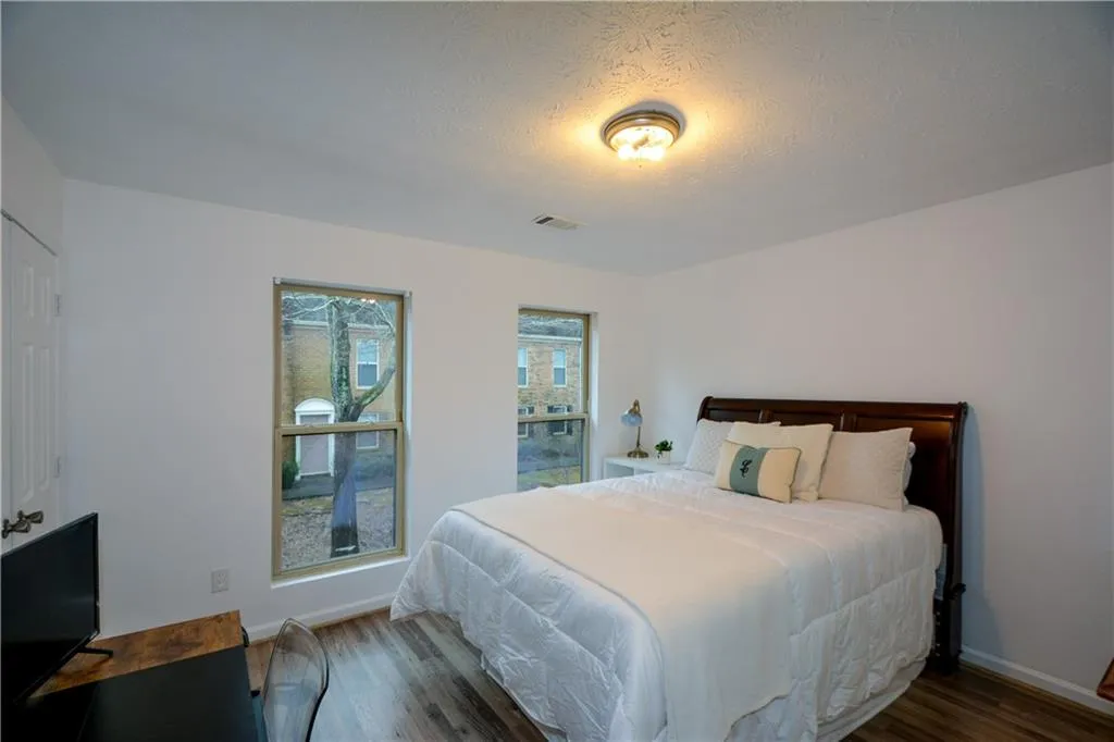 125 N River Drive Unit E, Sandy Springs, Georgia 30350, 2 Bedrooms Bedrooms, ,3 BathroomsBathrooms,Residential,Sold,125 N River Drive Unit E,7158980