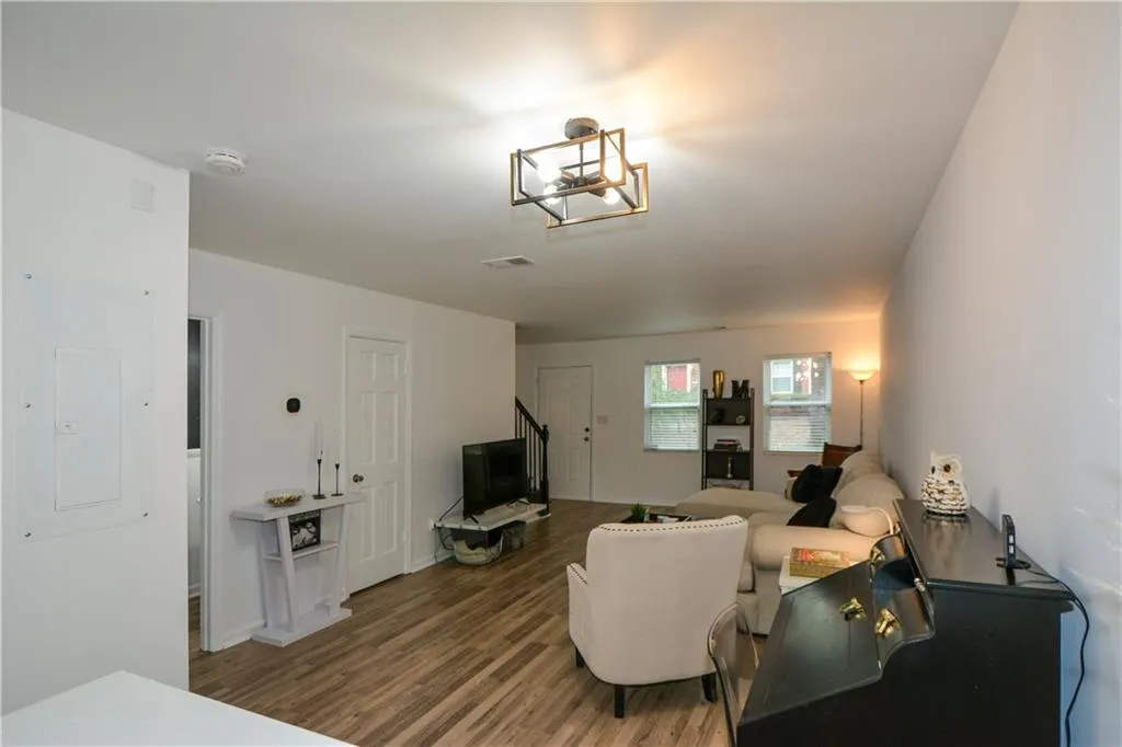 125 N River Drive Unit E, Sandy Springs, Georgia 30350, 2 Bedrooms Bedrooms, ,3 BathroomsBathrooms,Residential,Sold,125 N River Drive Unit E,7158980