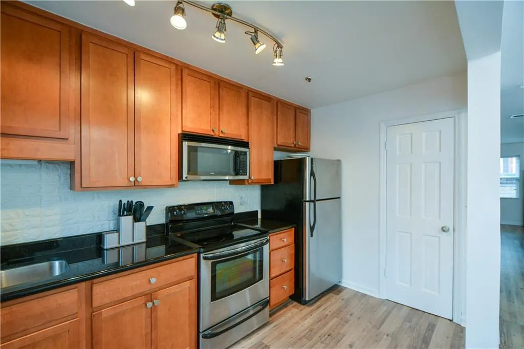 125 N River Drive Unit E, Sandy Springs, Georgia 30350, 2 Bedrooms Bedrooms, ,3 BathroomsBathrooms,Residential,Sold,125 N River Drive Unit E,7158980
