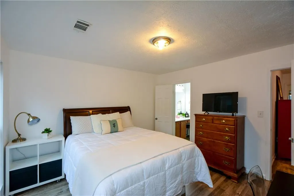 125 N River Drive Unit E, Sandy Springs, Georgia 30350, 2 Bedrooms Bedrooms, ,3 BathroomsBathrooms,Residential,Sold,125 N River Drive Unit E,7158980