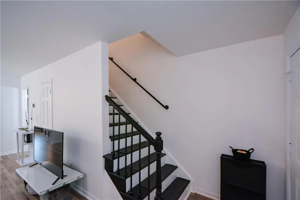 125 N River Drive Unit E, Sandy Springs, Georgia 30350, 2 Bedrooms Bedrooms, ,3 BathroomsBathrooms,Residential,Sold,125 N River Drive Unit E,7158980
