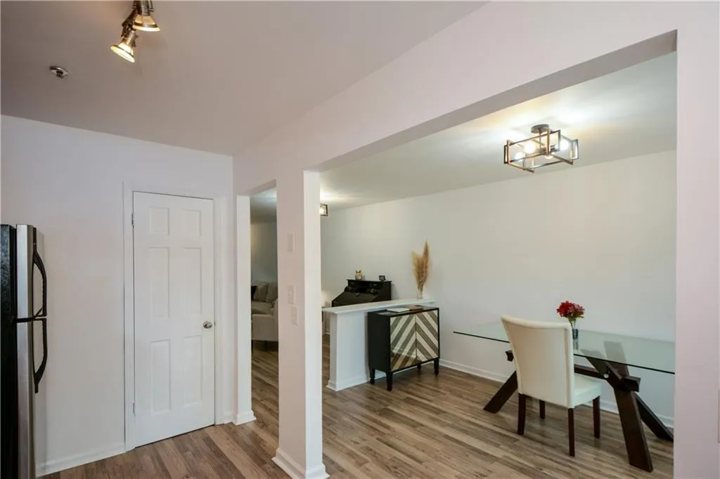 125 N River Drive Unit E, Sandy Springs, Georgia 30350, 2 Bedrooms Bedrooms, ,3 BathroomsBathrooms,Residential,Sold,125 N River Drive Unit E,7158980