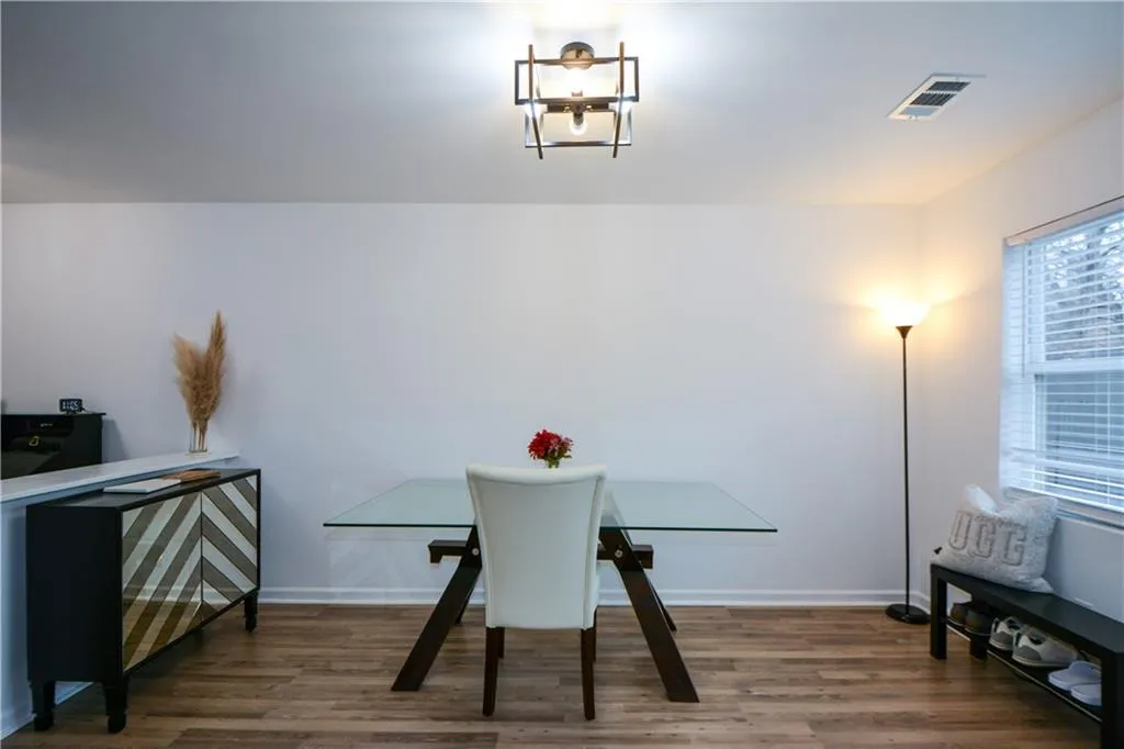 125 N River Drive Unit E, Sandy Springs, Georgia 30350, 2 Bedrooms Bedrooms, ,3 BathroomsBathrooms,Residential,Sold,125 N River Drive Unit E,7158980
