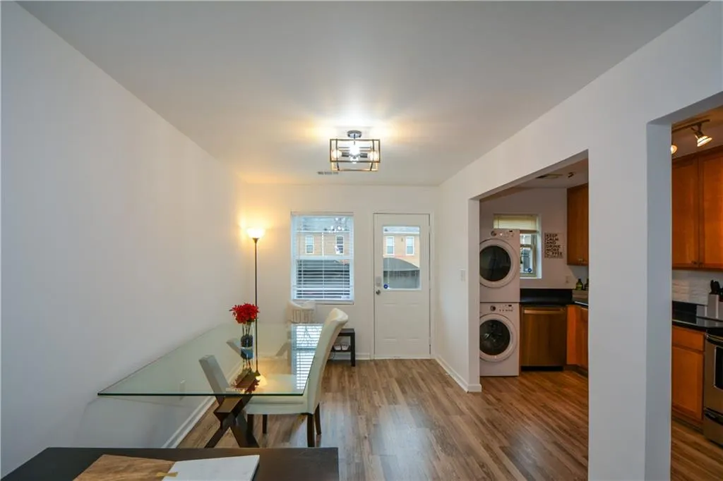 125 N River Drive Unit E, Sandy Springs, Georgia 30350, 2 Bedrooms Bedrooms, ,3 BathroomsBathrooms,Residential,Sold,125 N River Drive Unit E,7158980