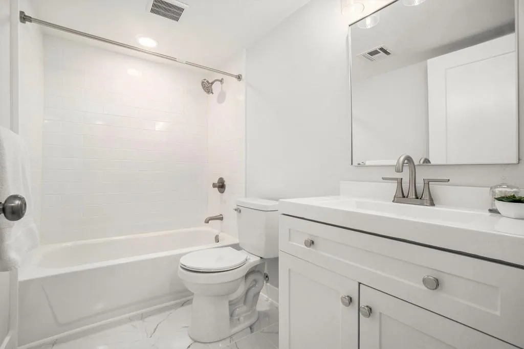 Secondary Full Bath