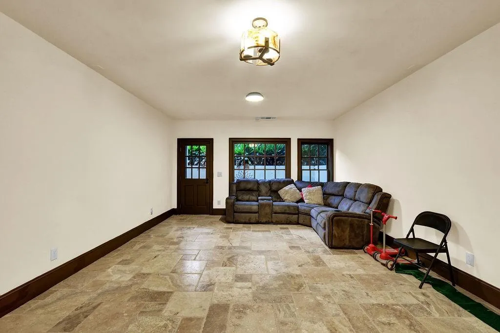 2636 Dobbs Circle Nw, Atlanta, Georgia 30327, 5 Bedrooms Bedrooms, ,4 BathroomsBathrooms,Residential,For Sale,2636 Dobbs Circle Nw,7672620