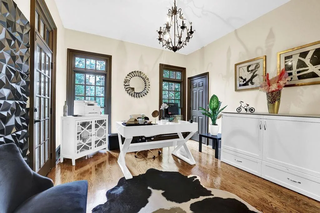 2636 Dobbs Circle Nw, Atlanta, Georgia 30327, 5 Bedrooms Bedrooms, ,4 BathroomsBathrooms,Residential,For Sale,2636 Dobbs Circle Nw,7672620