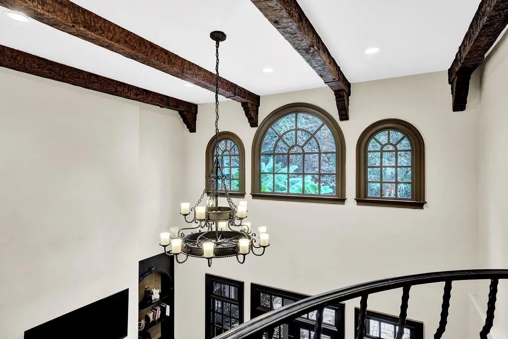 2636 Dobbs Circle Nw, Atlanta, Georgia 30327, 5 Bedrooms Bedrooms, ,4 BathroomsBathrooms,Residential,For Sale,2636 Dobbs Circle Nw,7672620