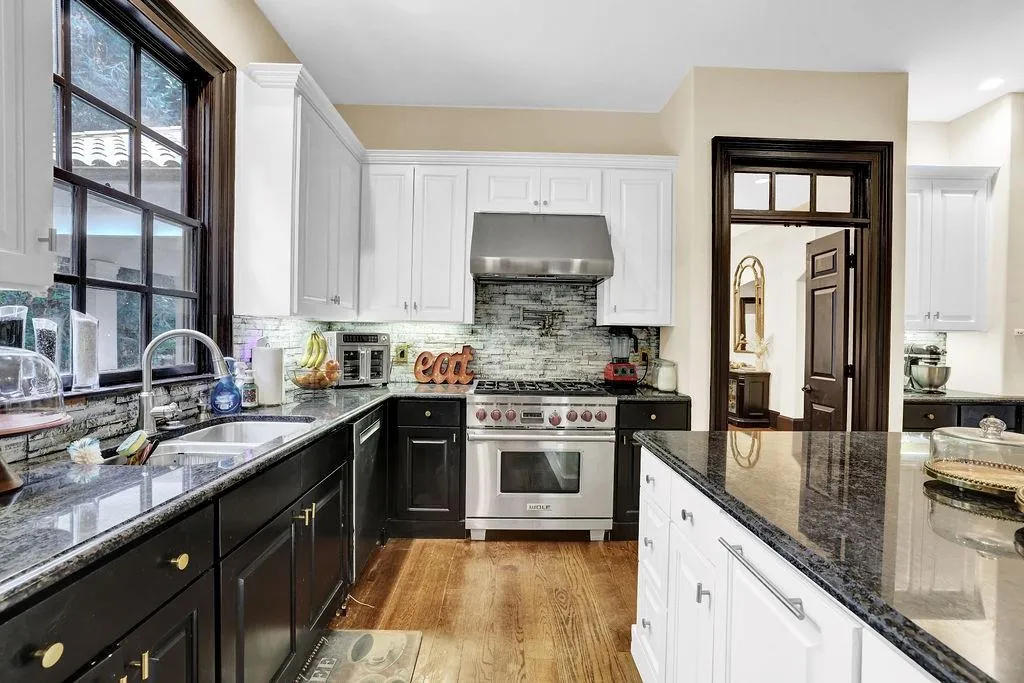 2636 Dobbs Circle Nw, Atlanta, Georgia 30327, 5 Bedrooms Bedrooms, ,4 BathroomsBathrooms,Residential,For Sale,2636 Dobbs Circle Nw,7672620