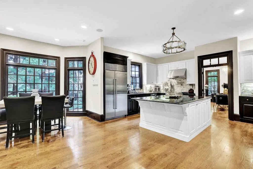 2636 Dobbs Circle Nw, Atlanta, Georgia 30327, 5 Bedrooms Bedrooms, ,4 BathroomsBathrooms,Residential,For Sale,2636 Dobbs Circle Nw,7672620