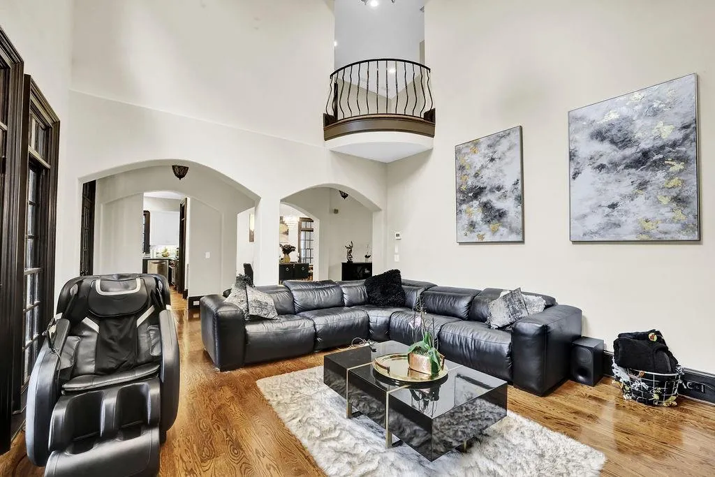 2636 Dobbs Circle Nw, Atlanta, Georgia 30327, 5 Bedrooms Bedrooms, ,4 BathroomsBathrooms,Residential,For Sale,2636 Dobbs Circle Nw,7672620