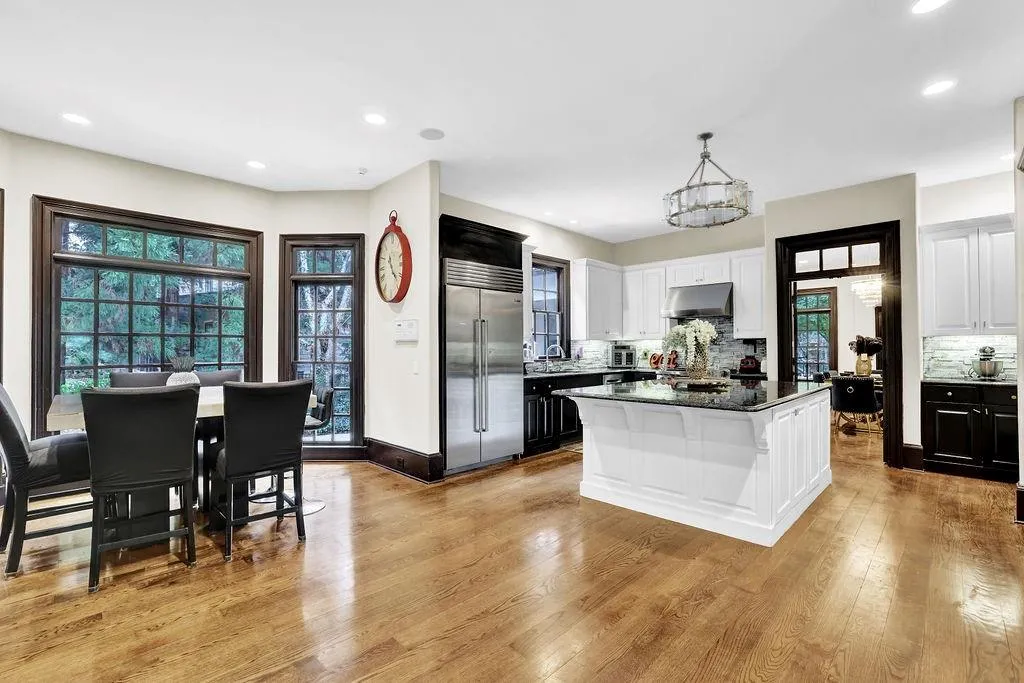 2636 Dobbs Circle Nw, Atlanta, Georgia 30327, 5 Bedrooms Bedrooms, ,4 BathroomsBathrooms,Residential,For Sale,2636 Dobbs Circle Nw,7672620