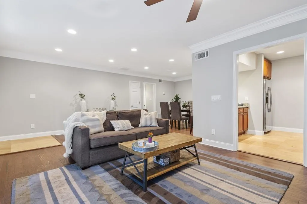 6980 Roswell Road Unit D11, Atlanta, Georgia 30328, 2 Bedrooms Bedrooms, ,2 BathroomsBathrooms,Residential,Sold,6980 Roswell Road Unit D11,6535892