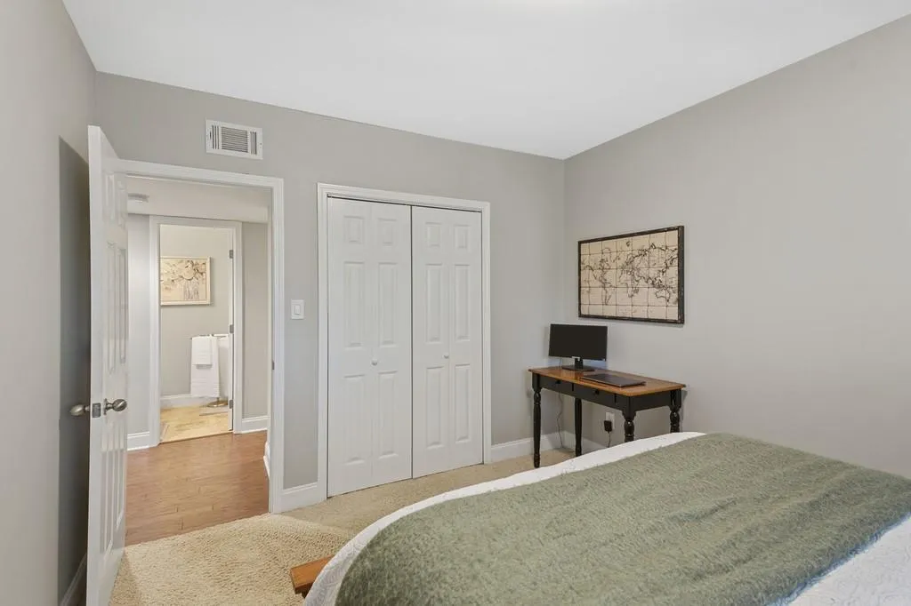 6980 Roswell Road Unit D11, Atlanta, Georgia 30328, 2 Bedrooms Bedrooms, ,2 BathroomsBathrooms,Residential,Sold,6980 Roswell Road Unit D11,6535892