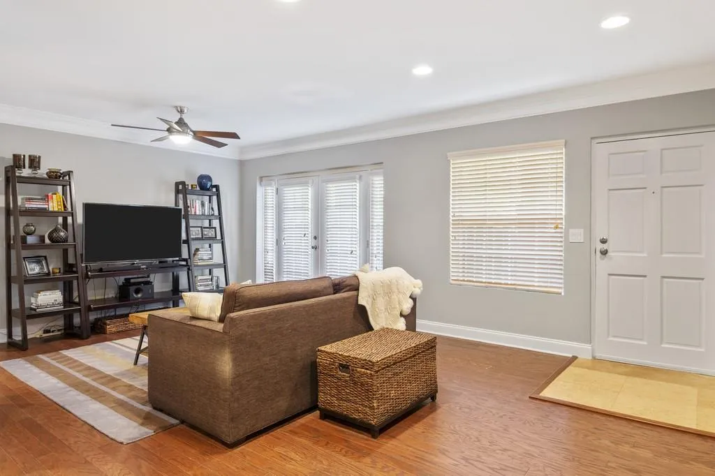 6980 Roswell Road Unit D11, Atlanta, Georgia 30328, 2 Bedrooms Bedrooms, ,2 BathroomsBathrooms,Residential,Sold,6980 Roswell Road Unit D11,6535892