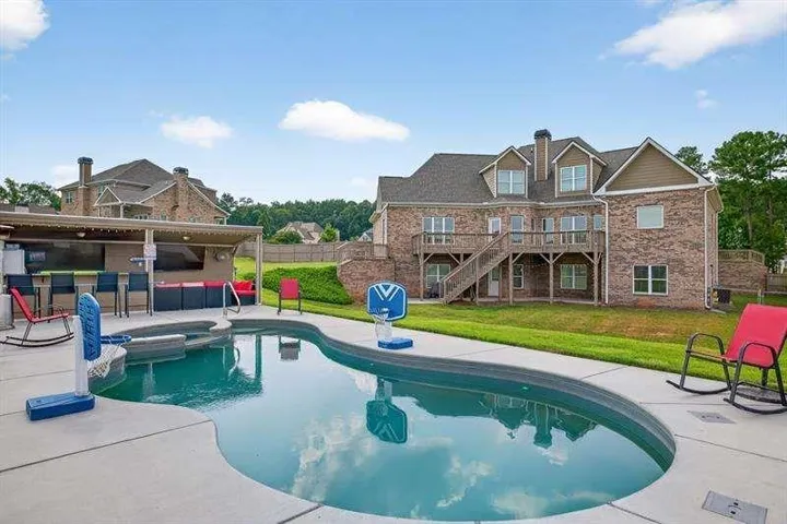 2112 Meadowood Cove, Monroe, Georgia 30655