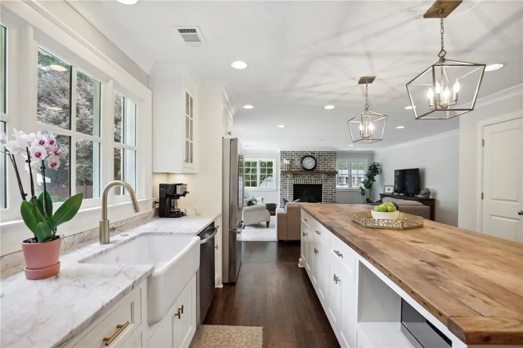 560 Pine Forest Road, Atlanta, Georgia 30342, 4 Bedrooms Bedrooms, ,3 BathroomsBathrooms,Residential,Sold,560 Pine Forest Road,7060864