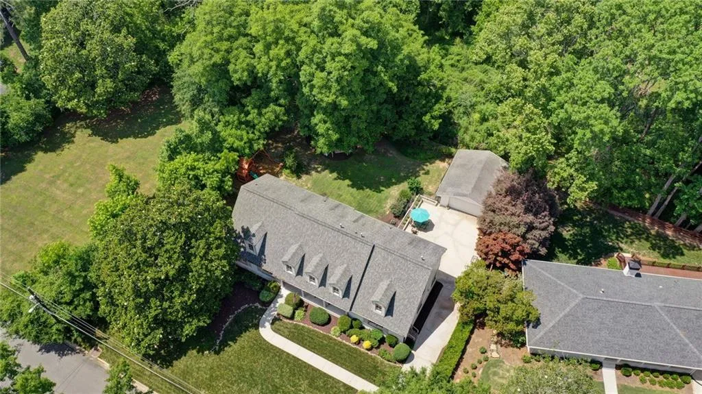 560 Pine Forest Road, Atlanta, Georgia 30342, 4 Bedrooms Bedrooms, ,3 BathroomsBathrooms,Residential,Sold,560 Pine Forest Road,7060864