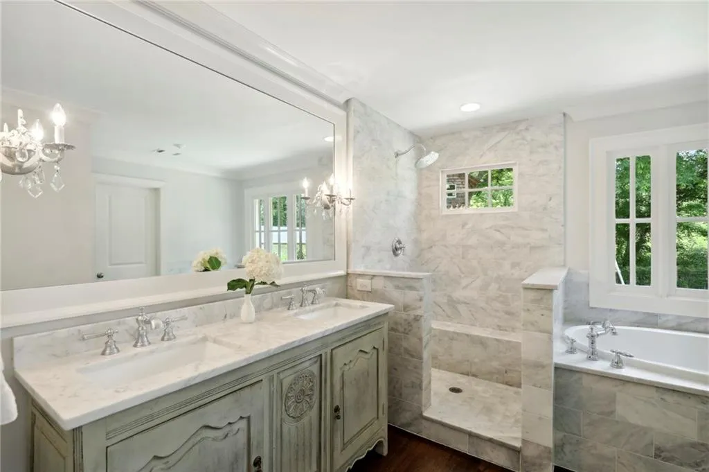 560 Pine Forest Road, Atlanta, Georgia 30342, 4 Bedrooms Bedrooms, ,3 BathroomsBathrooms,Residential,Sold,560 Pine Forest Road,7060864