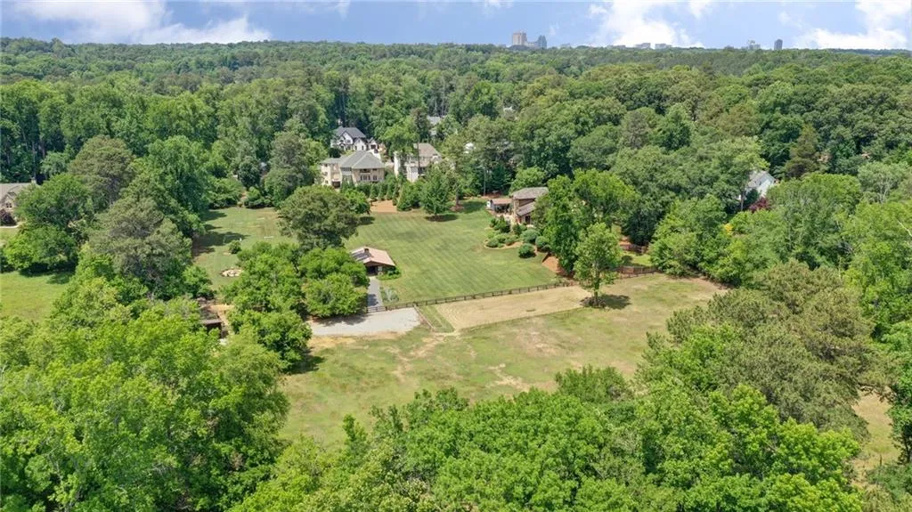 560 Pine Forest Road, Atlanta, Georgia 30342, 4 Bedrooms Bedrooms, ,3 BathroomsBathrooms,Residential,Sold,560 Pine Forest Road,7060864