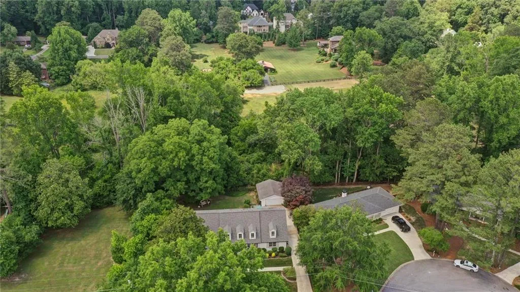 560 Pine Forest Road, Atlanta, Georgia 30342, 4 Bedrooms Bedrooms, ,3 BathroomsBathrooms,Residential,Sold,560 Pine Forest Road,7060864
