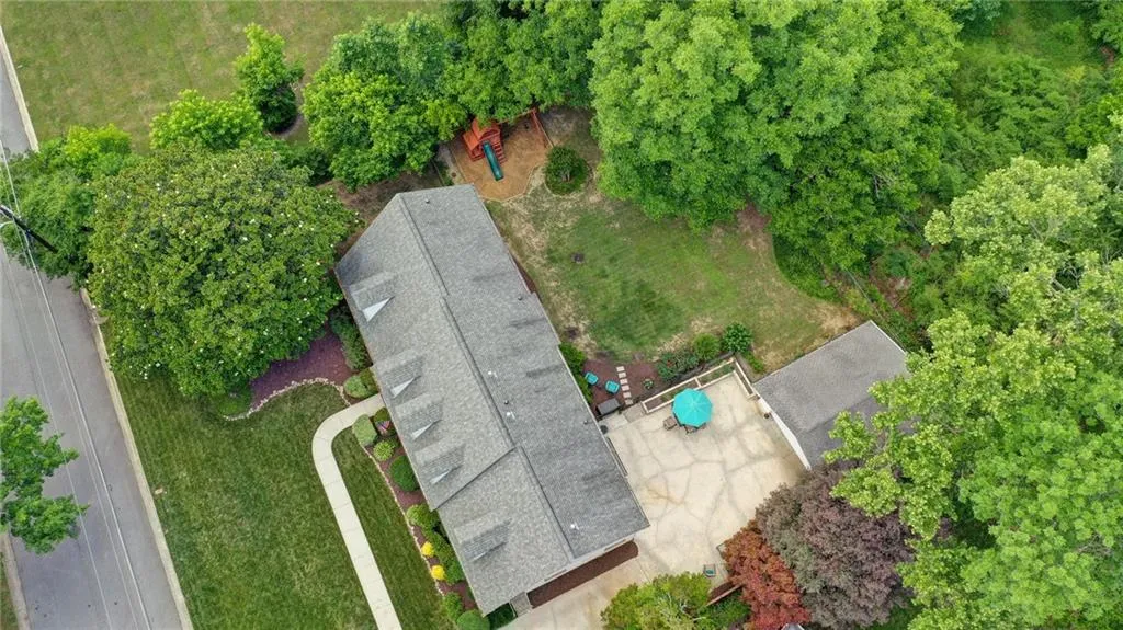 560 Pine Forest Road, Atlanta, Georgia 30342, 4 Bedrooms Bedrooms, ,3 BathroomsBathrooms,Residential,Sold,560 Pine Forest Road,7060864