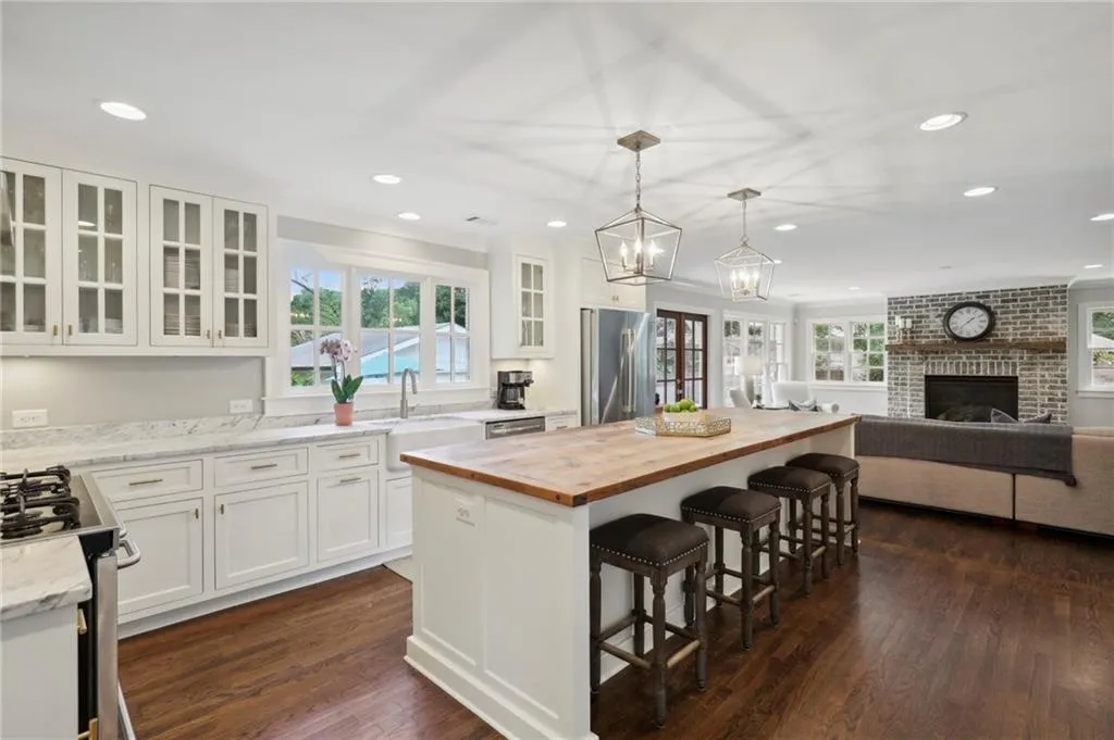 560 Pine Forest Road, Atlanta, Georgia 30342, 4 Bedrooms Bedrooms, ,3 BathroomsBathrooms,Residential,Sold,560 Pine Forest Road,7060864