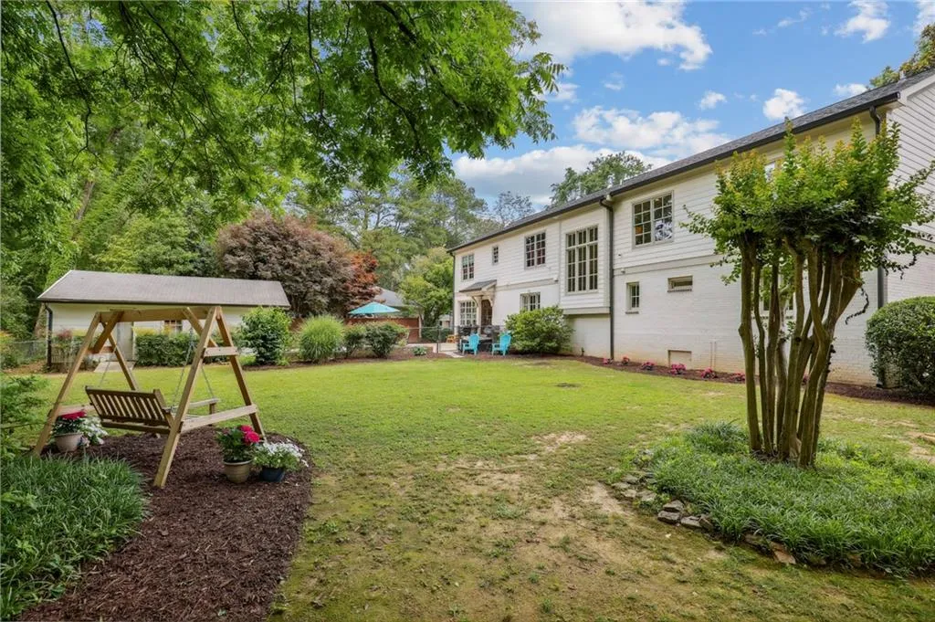 560 Pine Forest Road, Atlanta, Georgia 30342, 4 Bedrooms Bedrooms, ,3 BathroomsBathrooms,Residential,Sold,560 Pine Forest Road,7060864