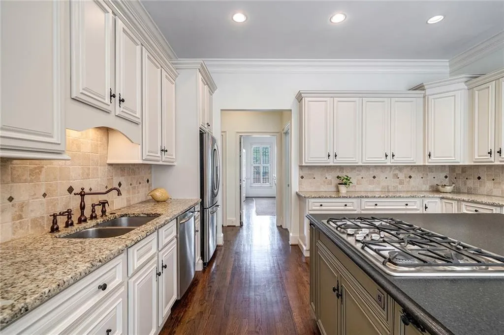 4515 Crestwicke Pointe, Sandy Springs, Georgia 30319, 5 Bedrooms Bedrooms, ,4 BathroomsBathrooms,Residential,Sold,4515 Crestwicke Pointe,7108087