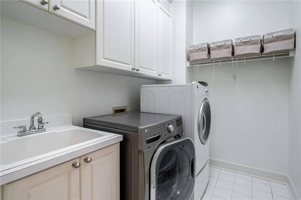 4515 Crestwicke Pointe, Sandy Springs, Georgia 30319, 5 Bedrooms Bedrooms, ,4 BathroomsBathrooms,Residential,Sold,4515 Crestwicke Pointe,7108087