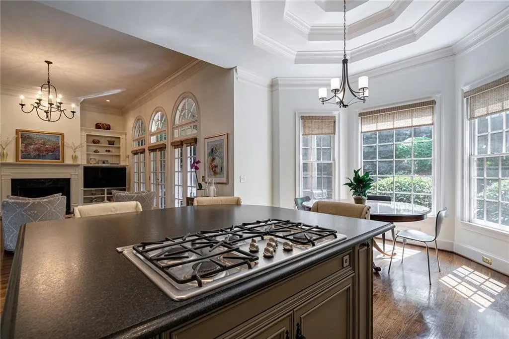 4515 Crestwicke Pointe, Sandy Springs, Georgia 30319, 5 Bedrooms Bedrooms, ,4 BathroomsBathrooms,Residential,Sold,4515 Crestwicke Pointe,7108087