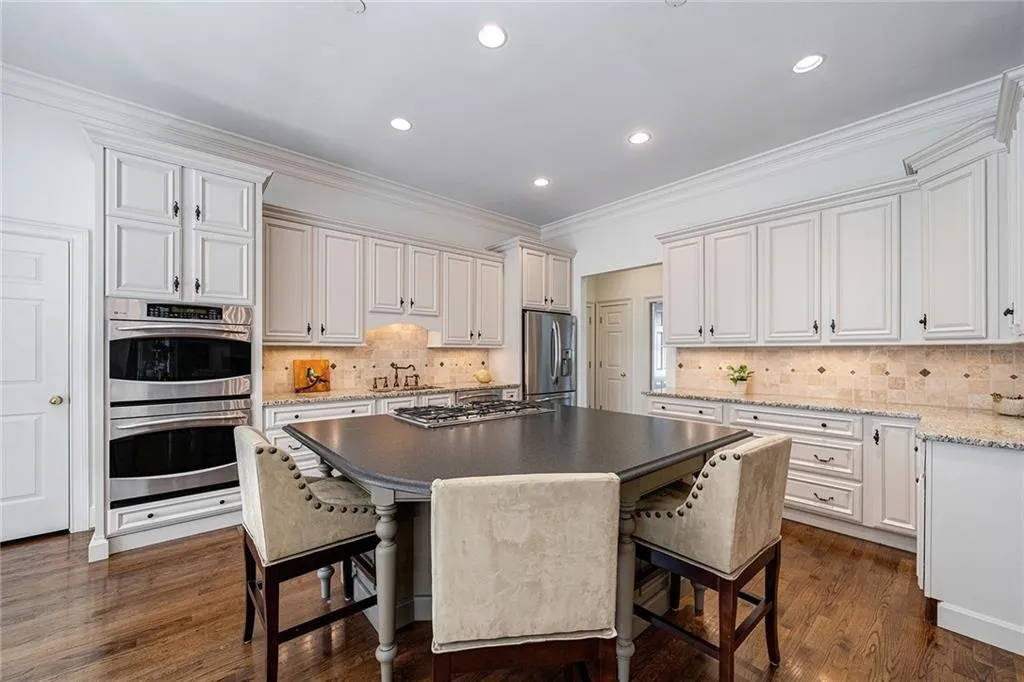 4515 Crestwicke Pointe, Sandy Springs, Georgia 30319, 5 Bedrooms Bedrooms, ,4 BathroomsBathrooms,Residential,Sold,4515 Crestwicke Pointe,7108087